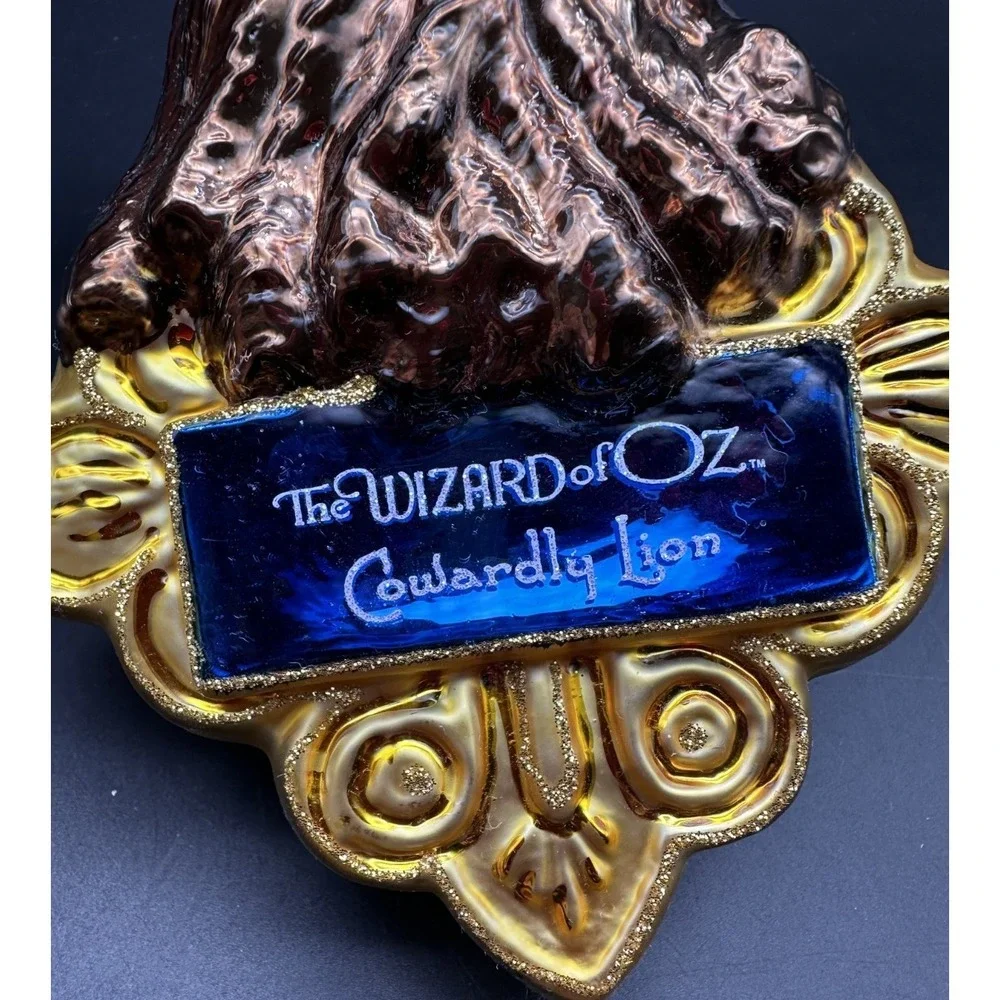 KURT ADLER POLONAISE WIZARD OF OZ COWARDLY LION W/ BADGE OF COURAGE AP1215
